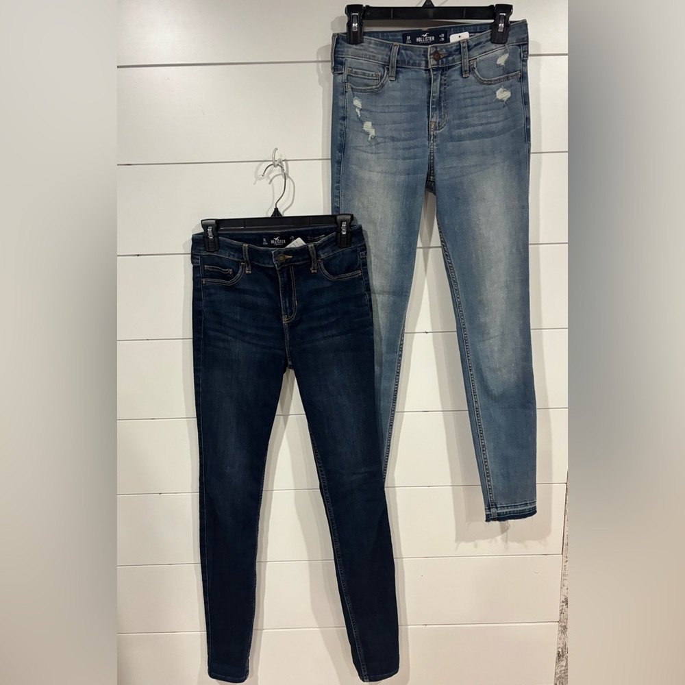 Hollister bundle Women's Skinny Jeans - Light Blue and Dark Blue